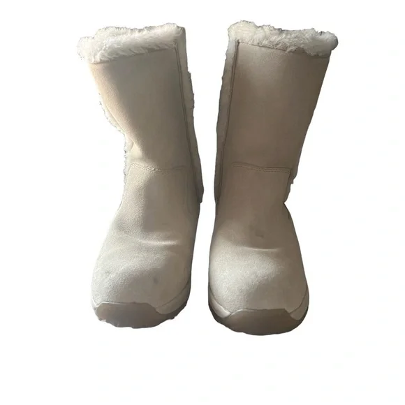 L.L. BEAN Cream Shearling lined Boots Size 6 — Super warm & cozy!!!! - Picture 2 of 7